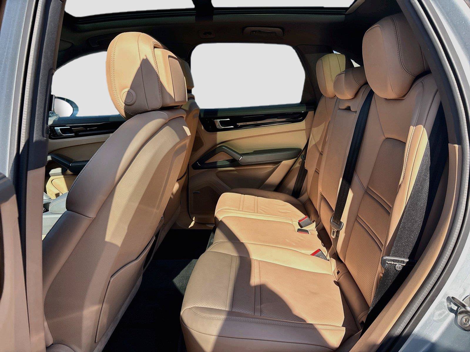 Used 2020 Porsche Cayenne S AWD/4WD image 11