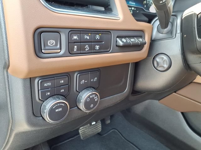 Used 2023 Chevrolet Tahoe High Country w/ Premium Package 2 AWD/4WD image 26