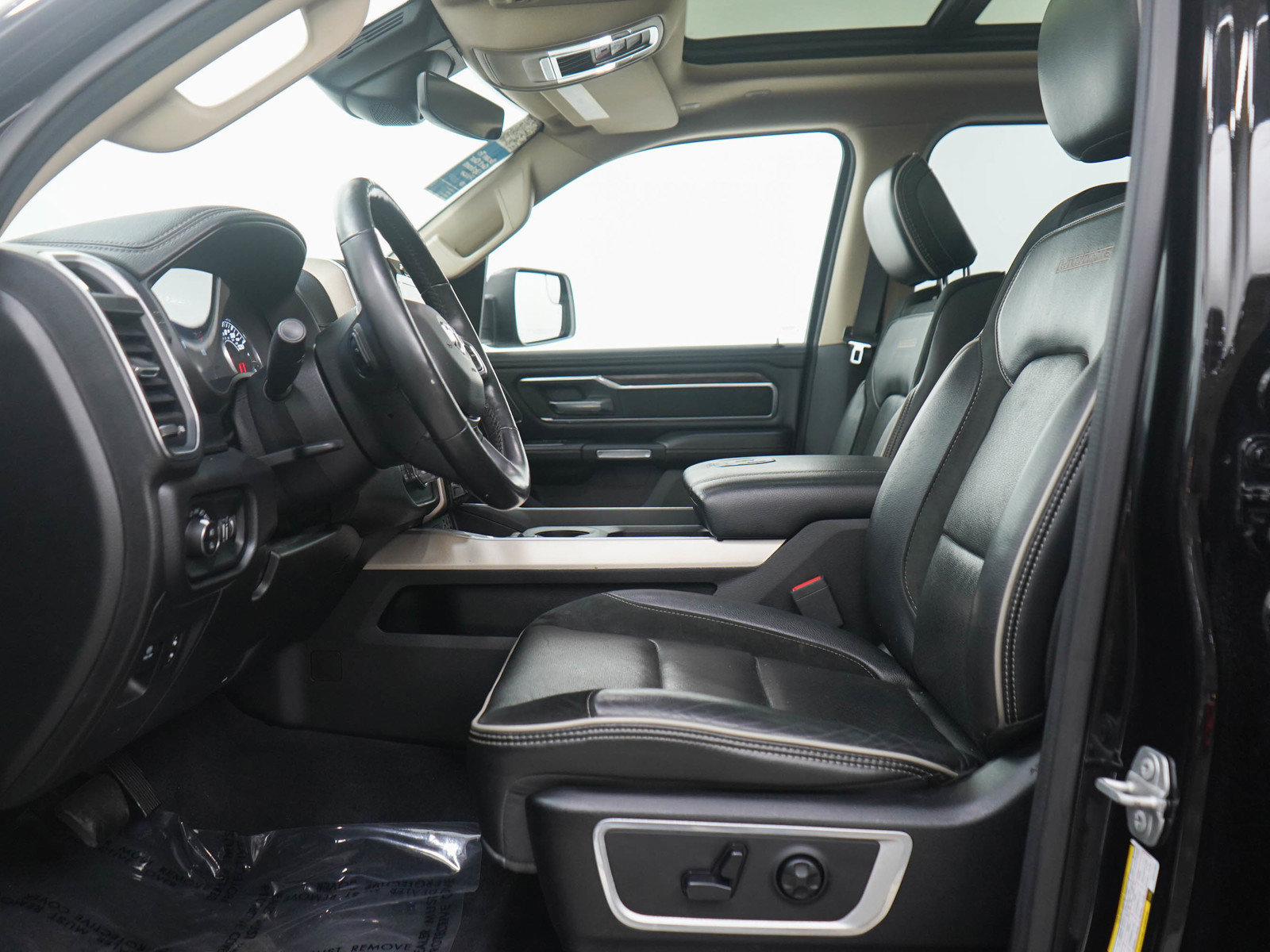 Used 2019 RAM 1500 Laramie image 23