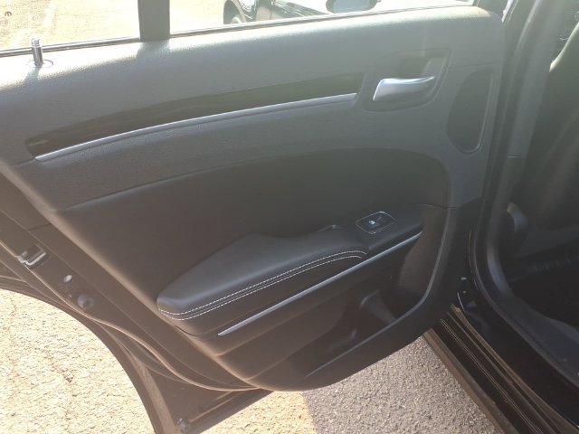 Certified 2023 Chrysler 300 S w/ Comfort Group RWD image 18