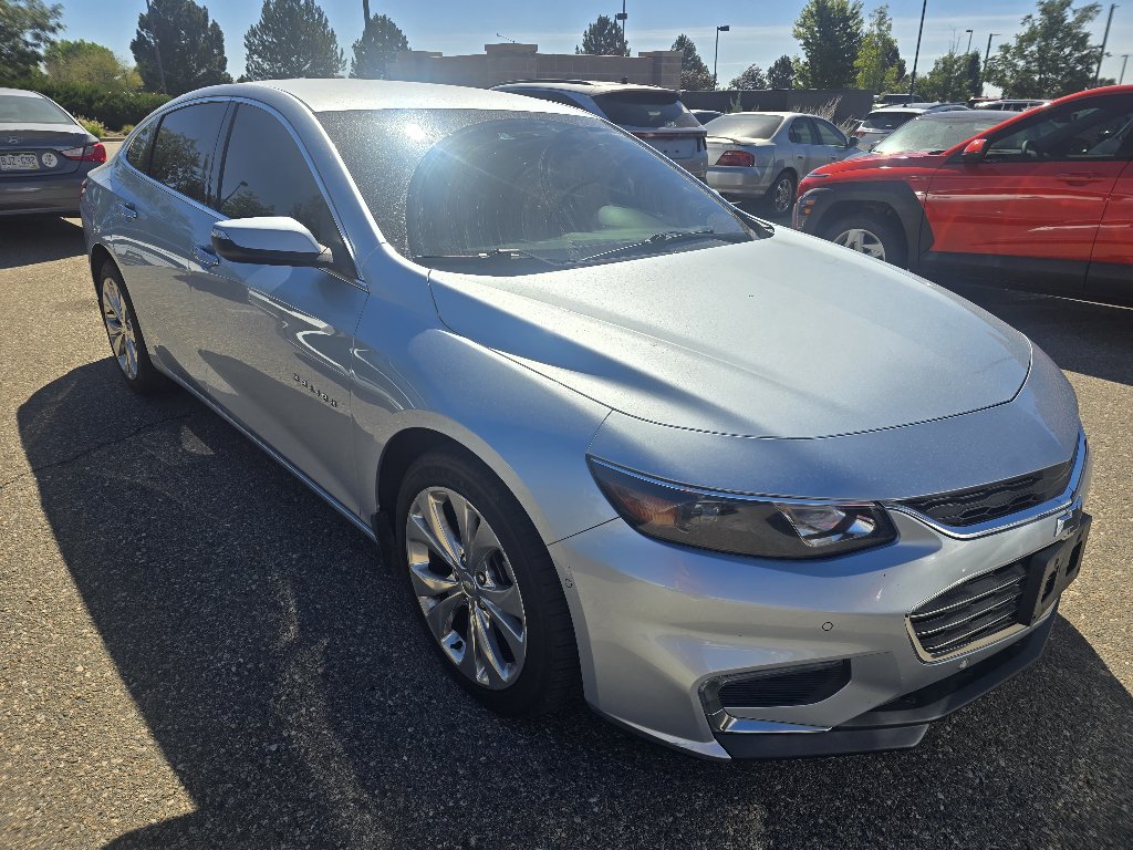 Used 2017 Chevrolet Malibu Premier w/ Driver Confidence Package FWD image 8