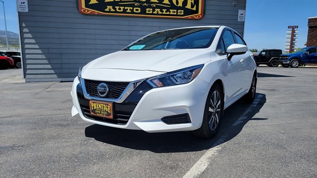 Used 2022 Nissan Versa SV w/ Trunk Package FWD image 2