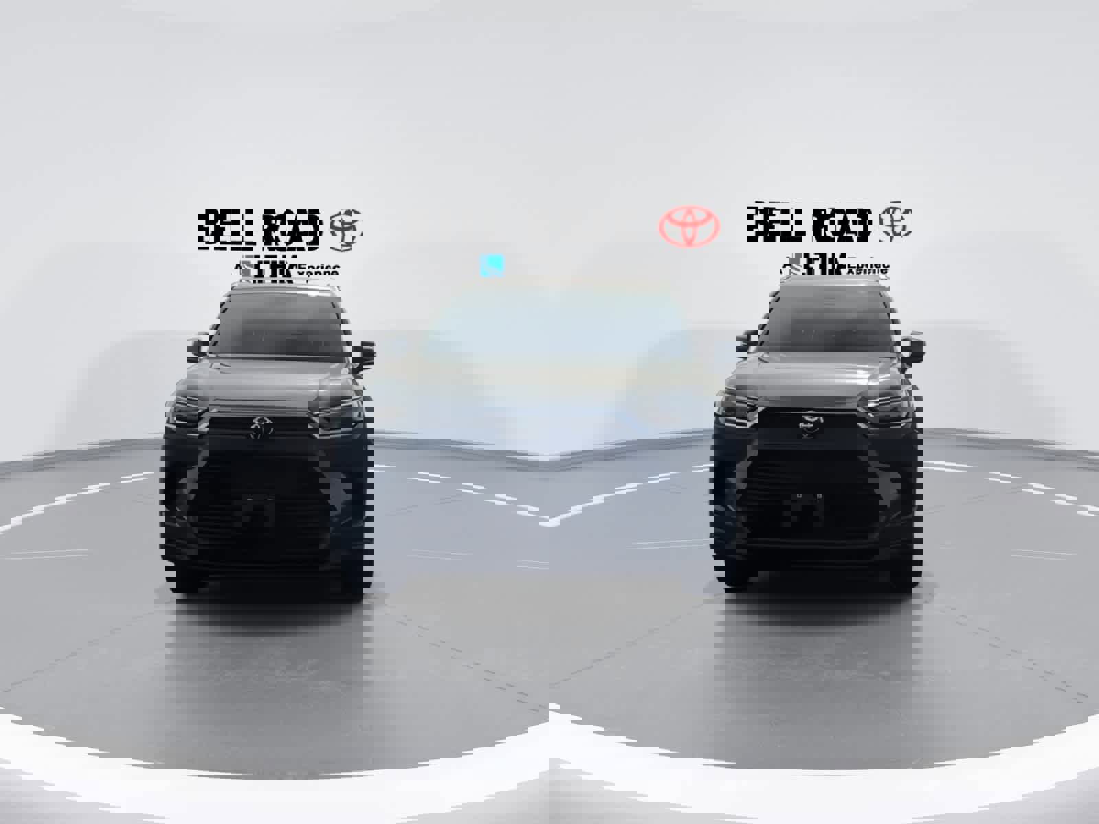 Used 2025 Toyota Grand Highlander AWD image 3