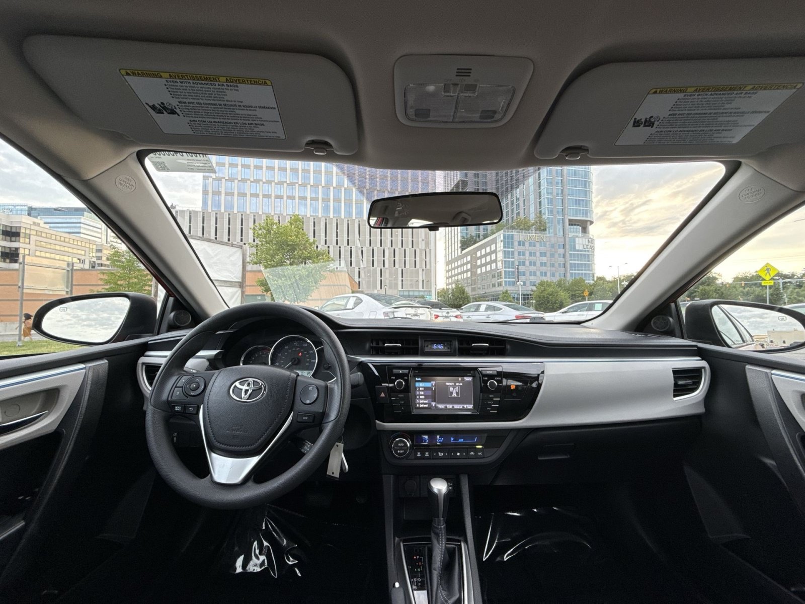 Used 2015 Toyota Corolla LE FWD image 22