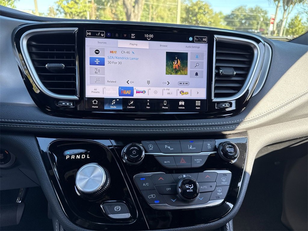 New 2026 Chrysler Pacifica Limited w/ S Appearance Package image 23