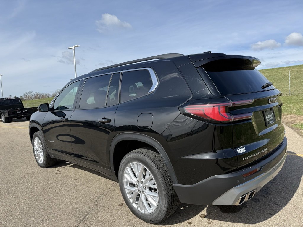 Used 2024 GMC Acadia Elevation image 5