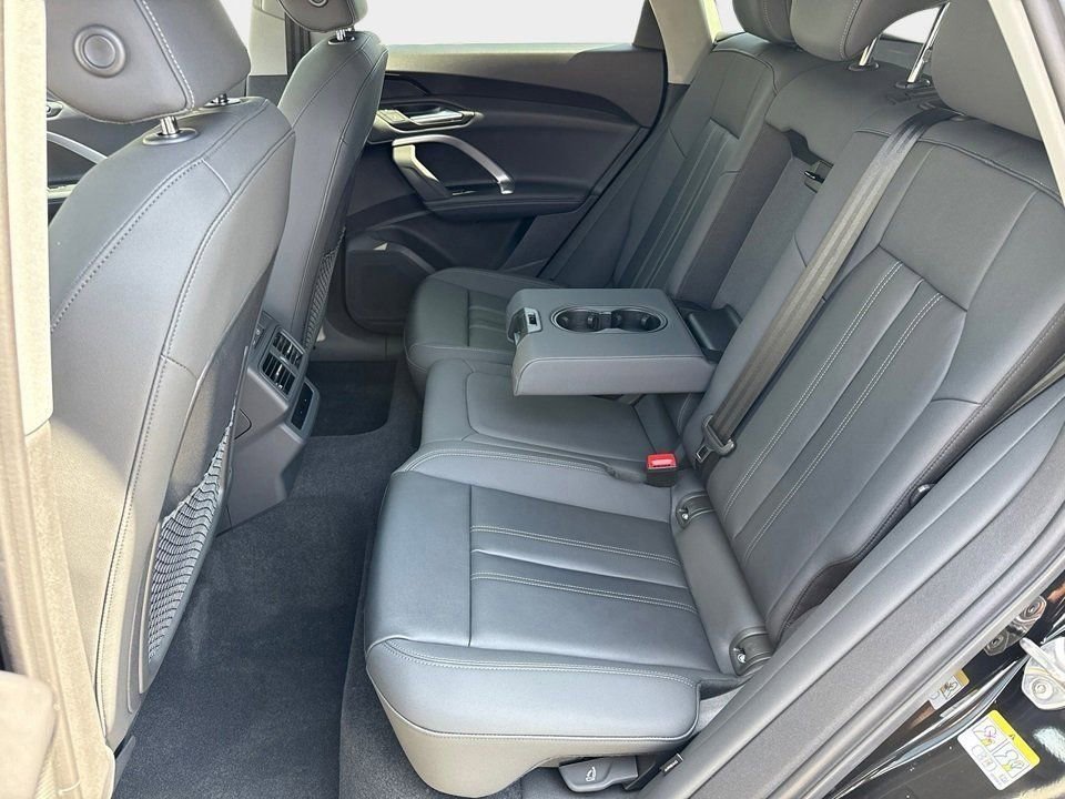 Certified 2025 Audi Q5 Premium w/ Convenience Package image 12
