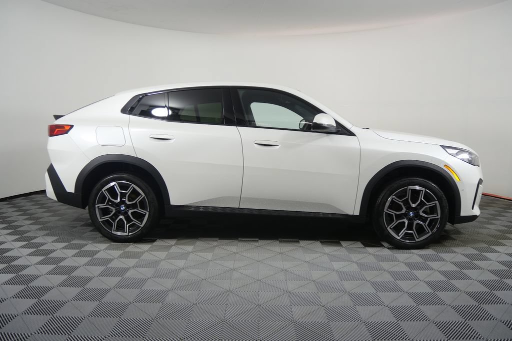 Certified 2025 BMW X2 xDrive28i AWD/4WD image 6