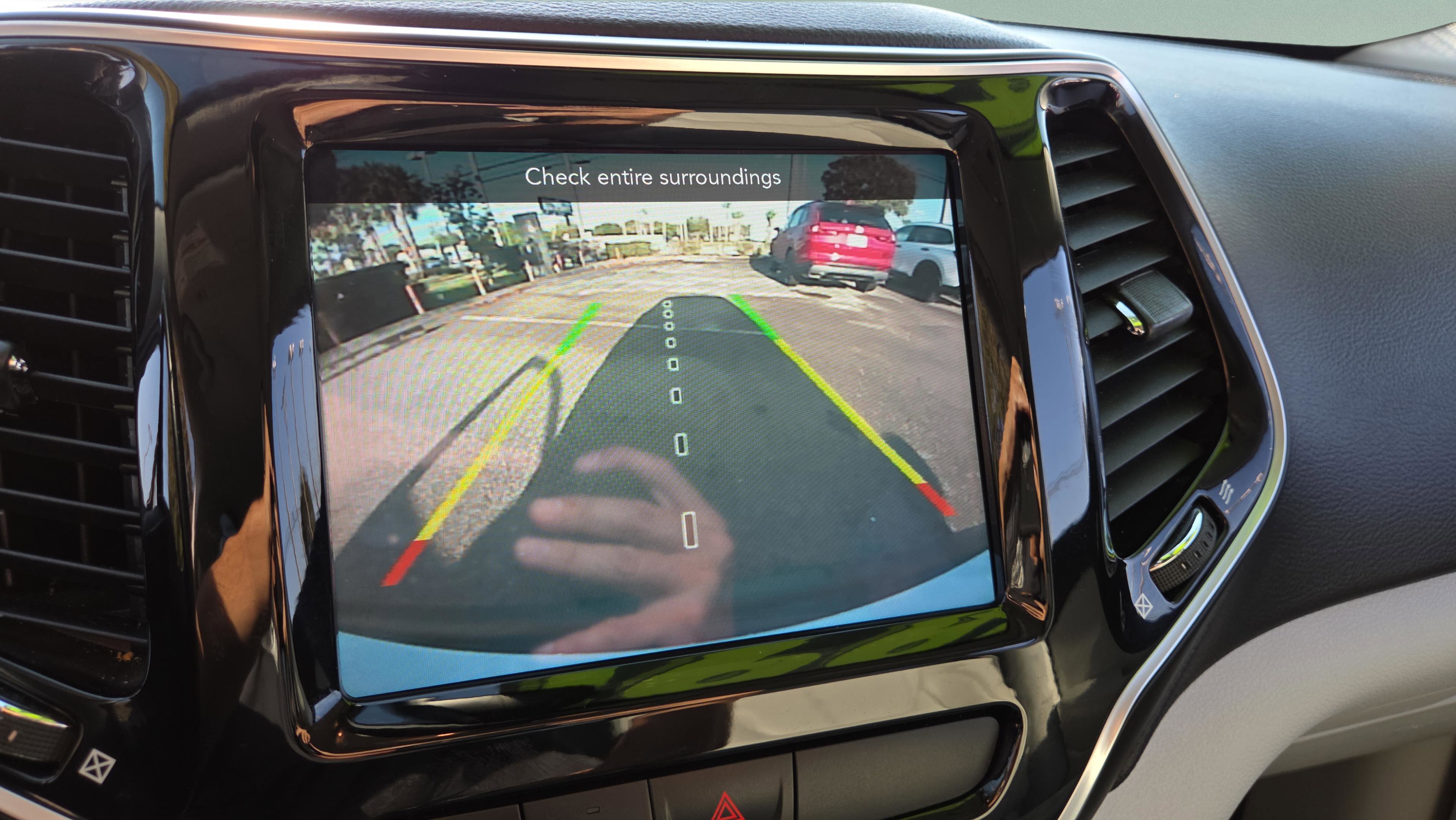 Used 2019 Jeep Cherokee Limited image 33