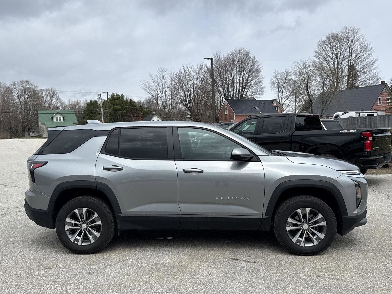 Used 2026 Chevrolet Equinox LT AWD/4WD image 5