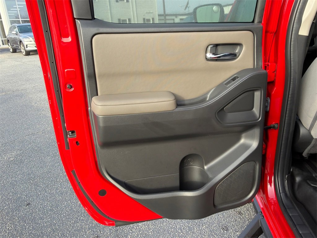 Used 2022 Nissan Frontier SV image 21