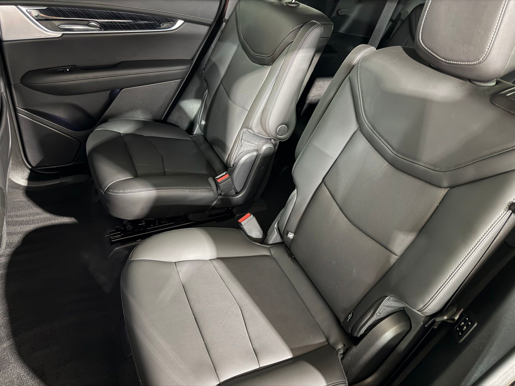 Used 2024 Cadillac XT6 Premium Luxury FWD image 23