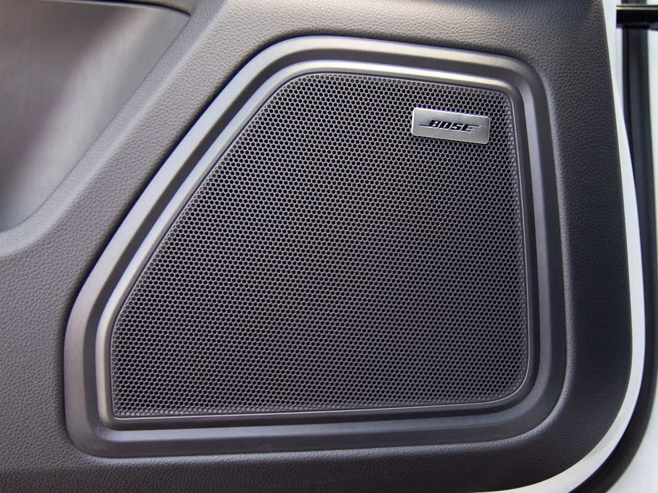 New 2026 Porsche Macan AWD/4WD image 15