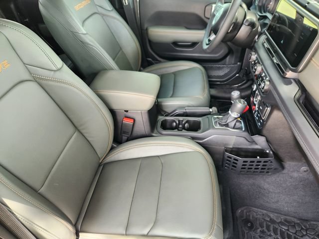 Certified 2025 Jeep Gladiator Mojave AWD/4WD image 17