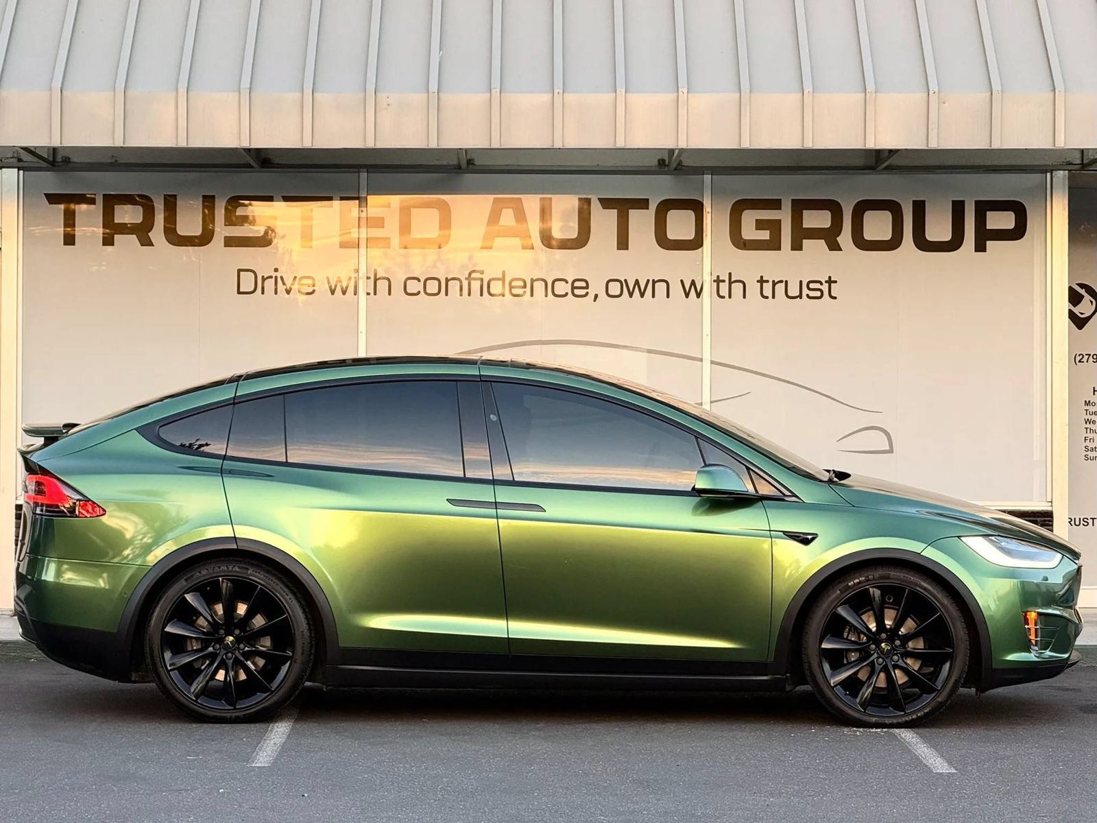 Used 2021 Tesla Model X Long Range AWD/4WD image 5