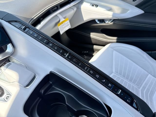 Used 2025 Chevrolet Corvette Z06 RWD image 19