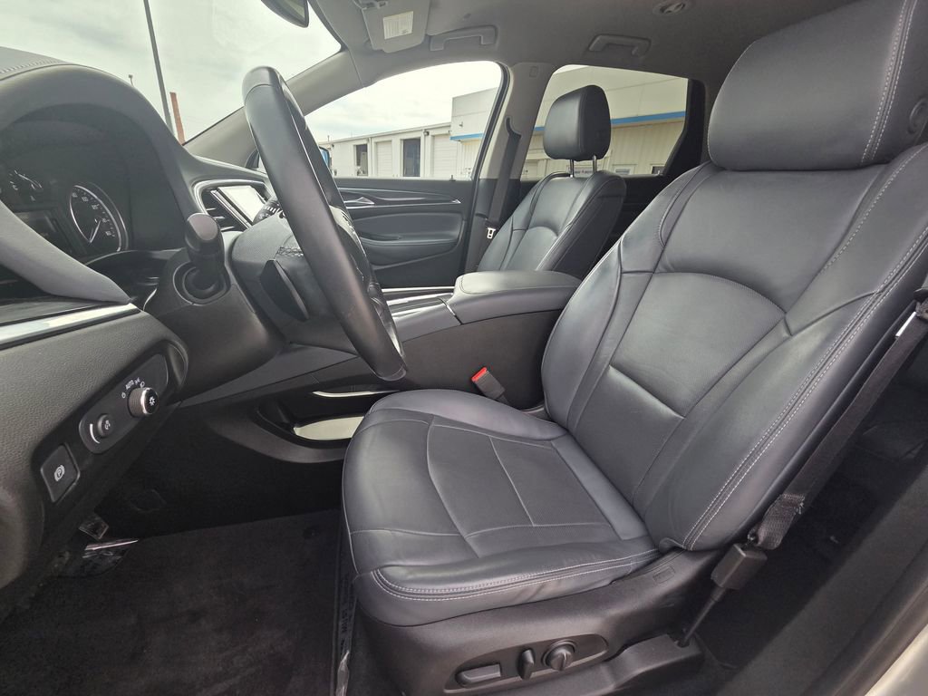 Used 2021 Buick Enclave Essence image 13