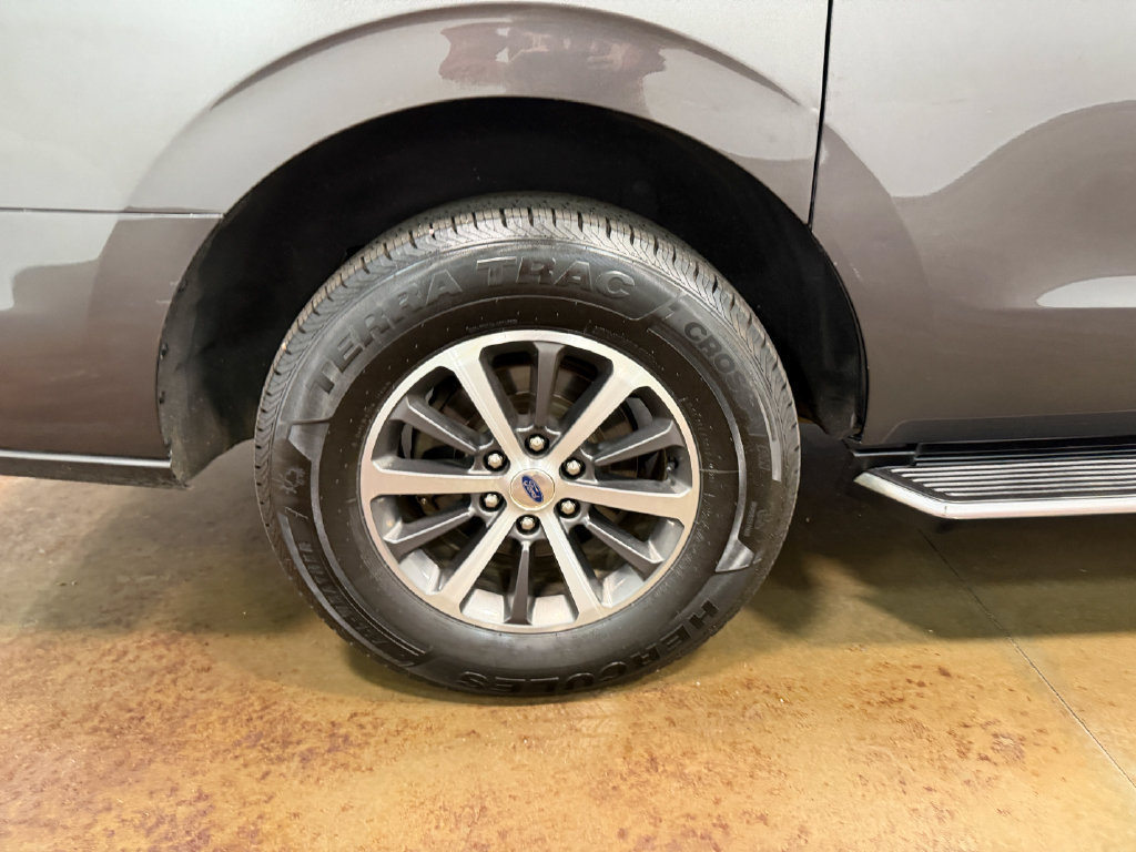 Used 2020 Ford Expedition Max XLT w/ Equipment Group 202A AWD/4WD image 91