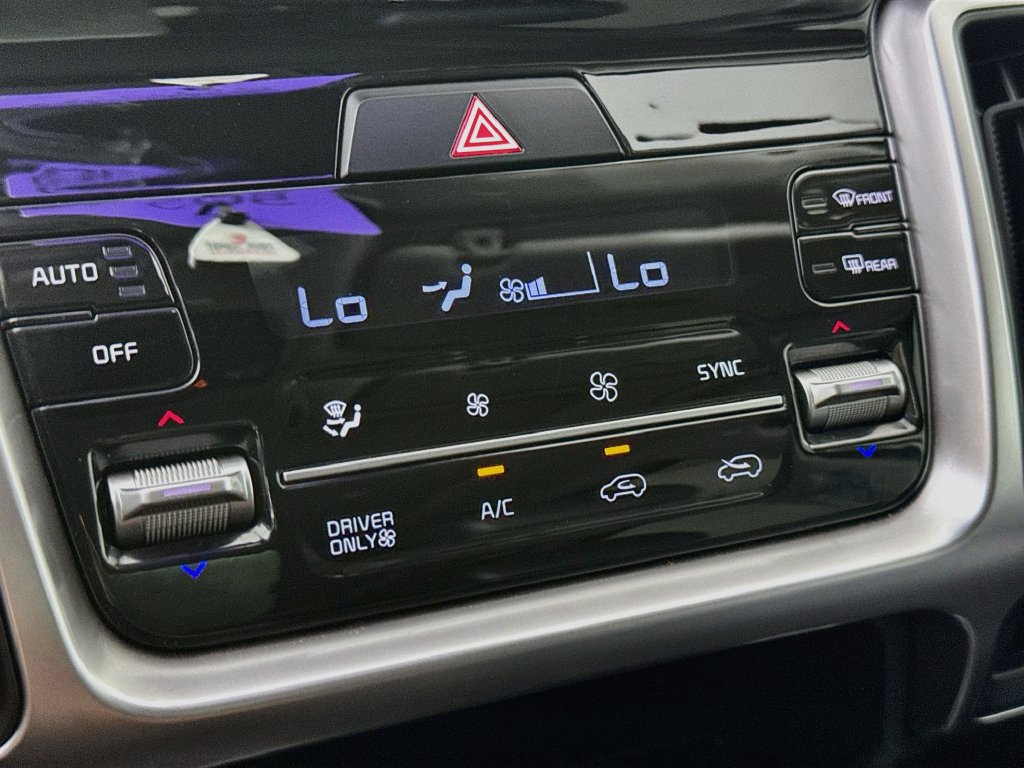 Used 2022 Kia Sorento EX w/ Panoramic Sunroof Package FWD image 18