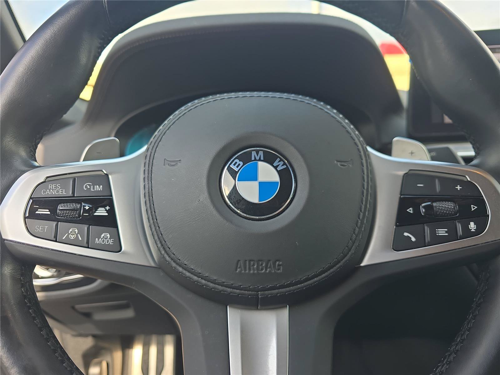 Used 2023 BMW M550i xDrive w/ Executive Package AWD/4WD image 25