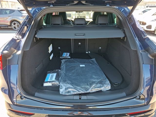 Used 2025 Maserati Grecale Modena image 28