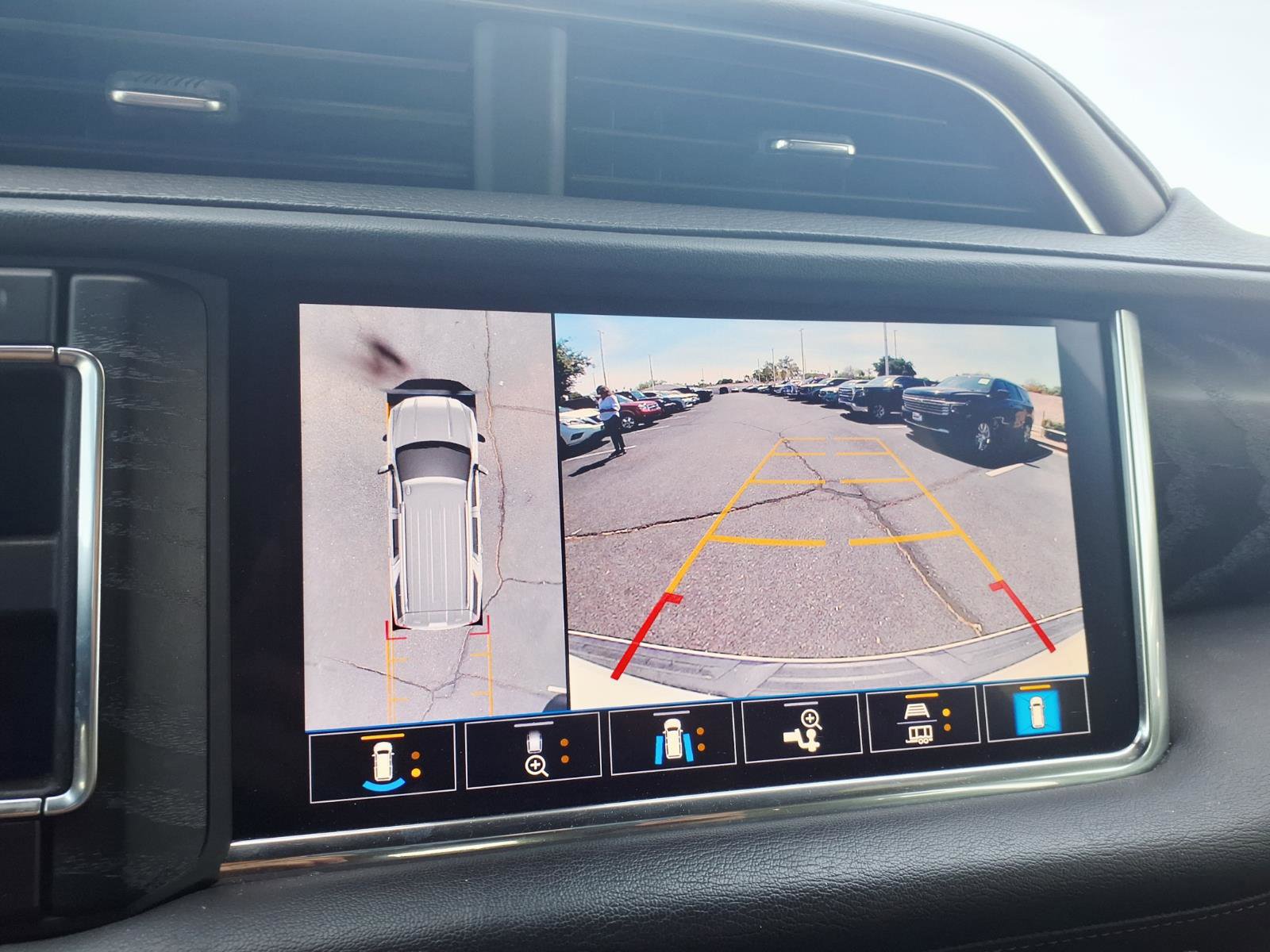 Used 2021 GMC Yukon XL Denali image 24