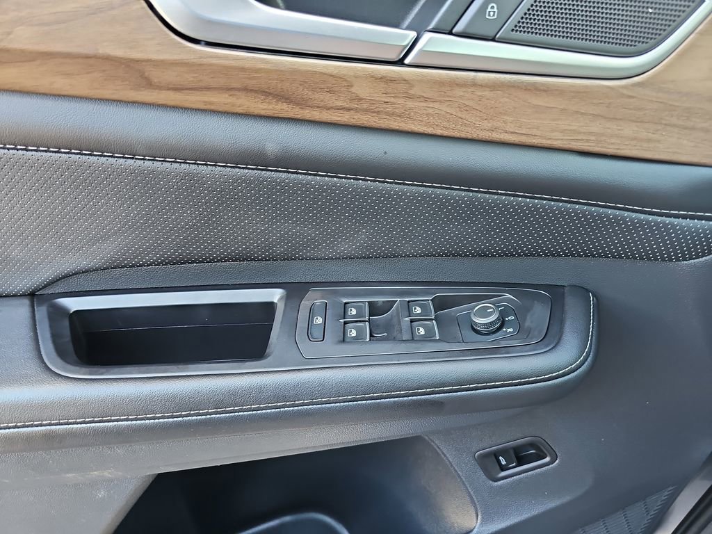 Used 2024 Volkswagen Atlas SE image 33