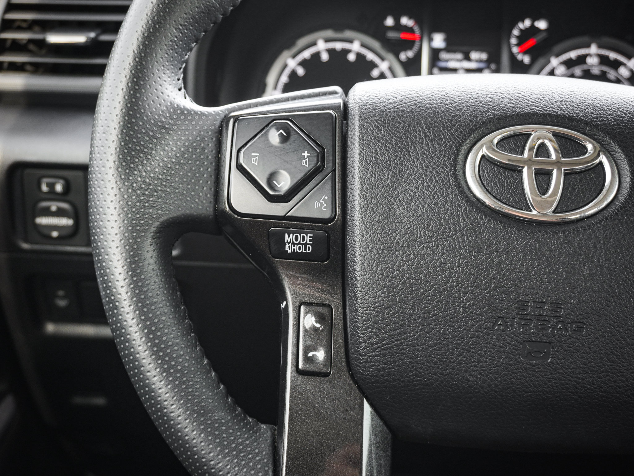 Used 2021 Toyota 4Runner Venture w/ Moonroof Package AWD/4WD image 19