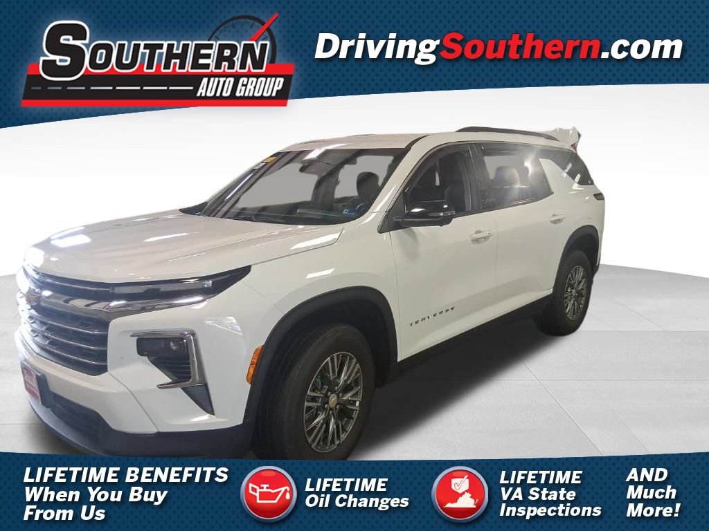 Used 2024 Chevrolet Traverse LT