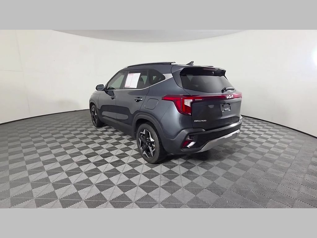 Used 2024 Kia Seltos EX FWD image 43