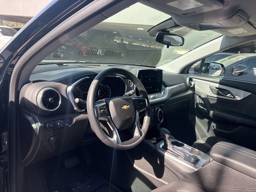 Used 2025 Chevrolet Blazer LT image 12