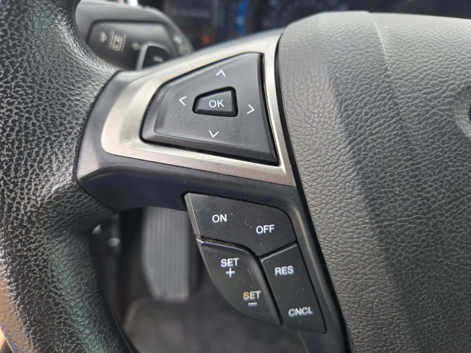 Used 2019 Ford Fusion SE FWD image 11