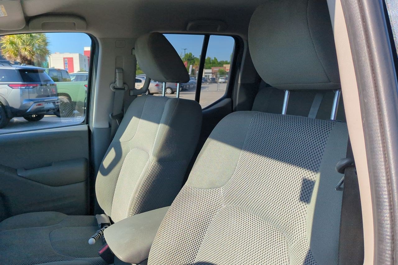 Used 2019 Nissan Frontier SV w/ Value Truck Package RWD image 17