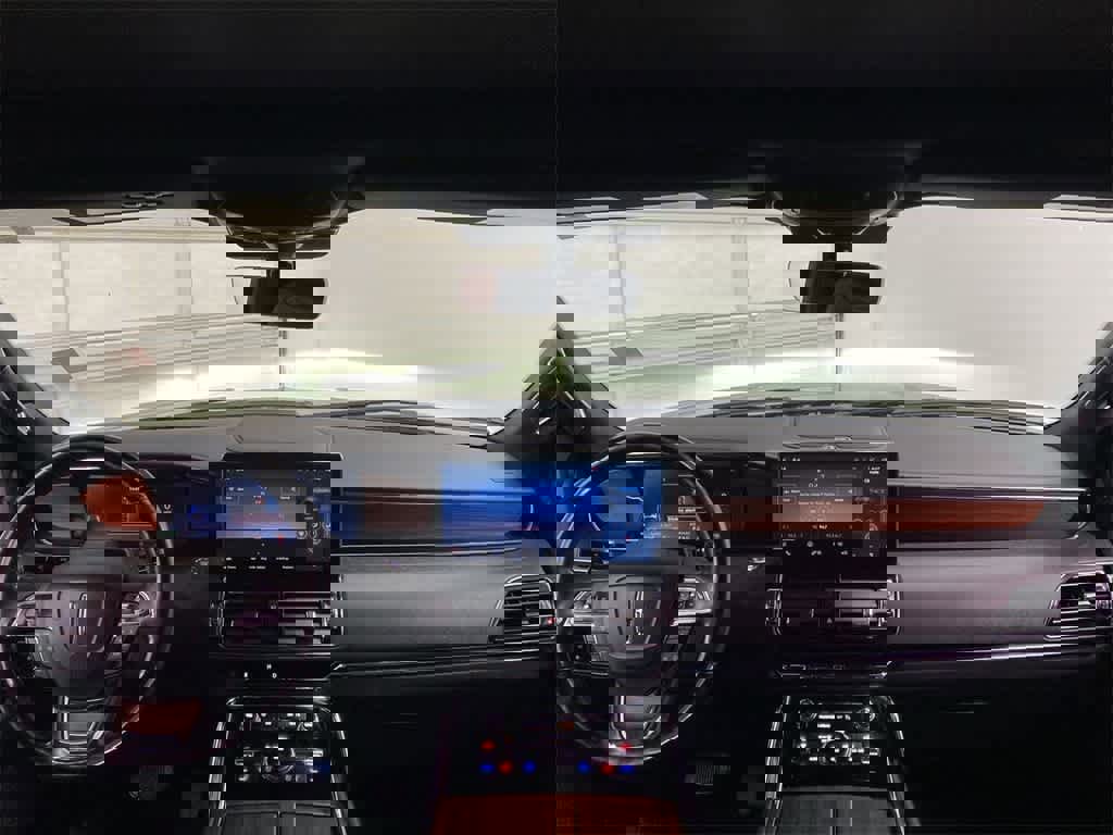 Used 2024 Lincoln Navigator L Premiere image 12