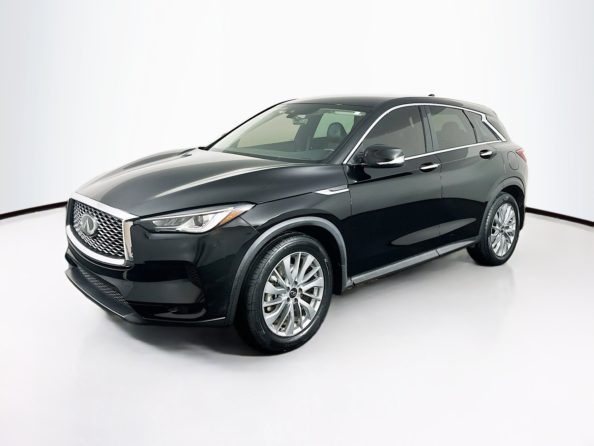 Used 2023 INFINITI QX50 Pure image 3
