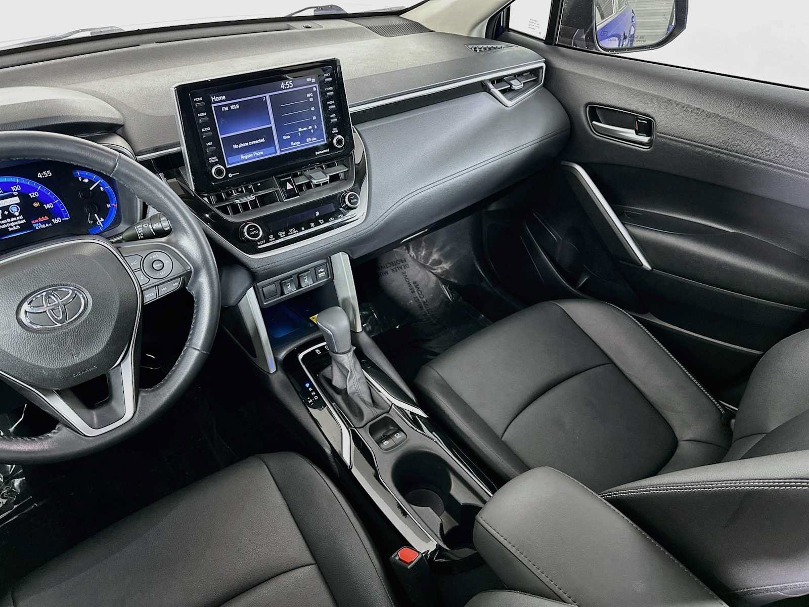 Used 2022 Toyota Corolla Cross XLE w/ Convenience Package FWD image 21