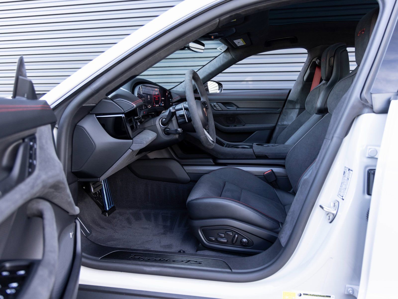 Used 2025 Porsche Taycan GTS image 23