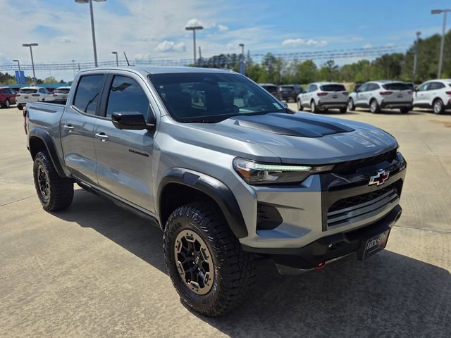 Used 2024 Chevrolet Colorado ZR2 w/ Technology Package image 9