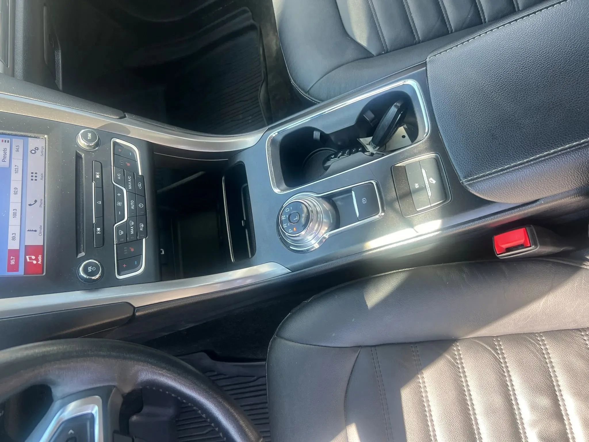 Used 2017 Ford Fusion Energi SE image 15