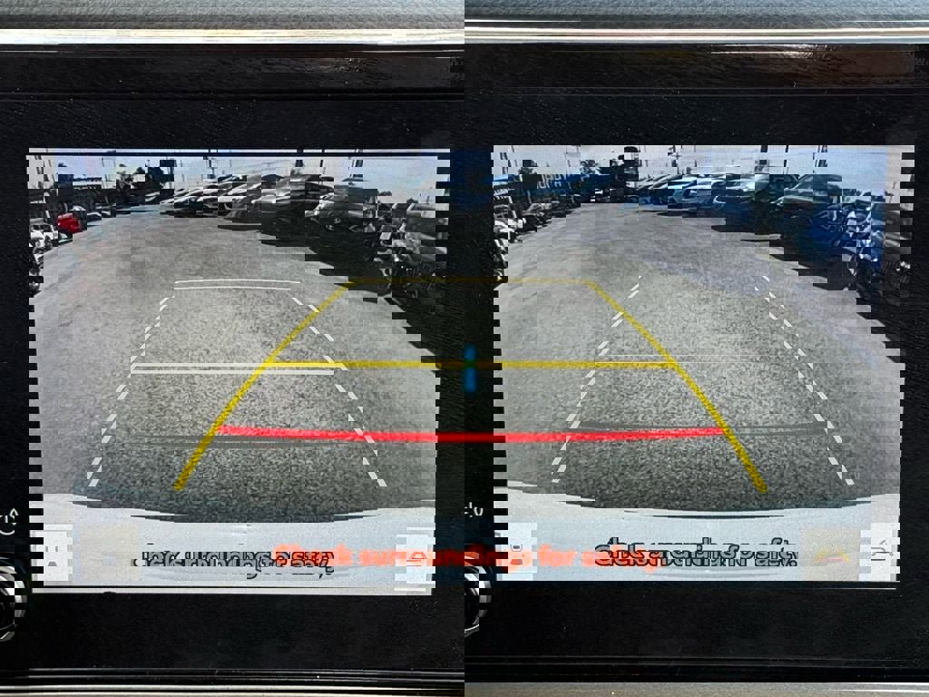 Used 2025 Toyota Camry LE image 28