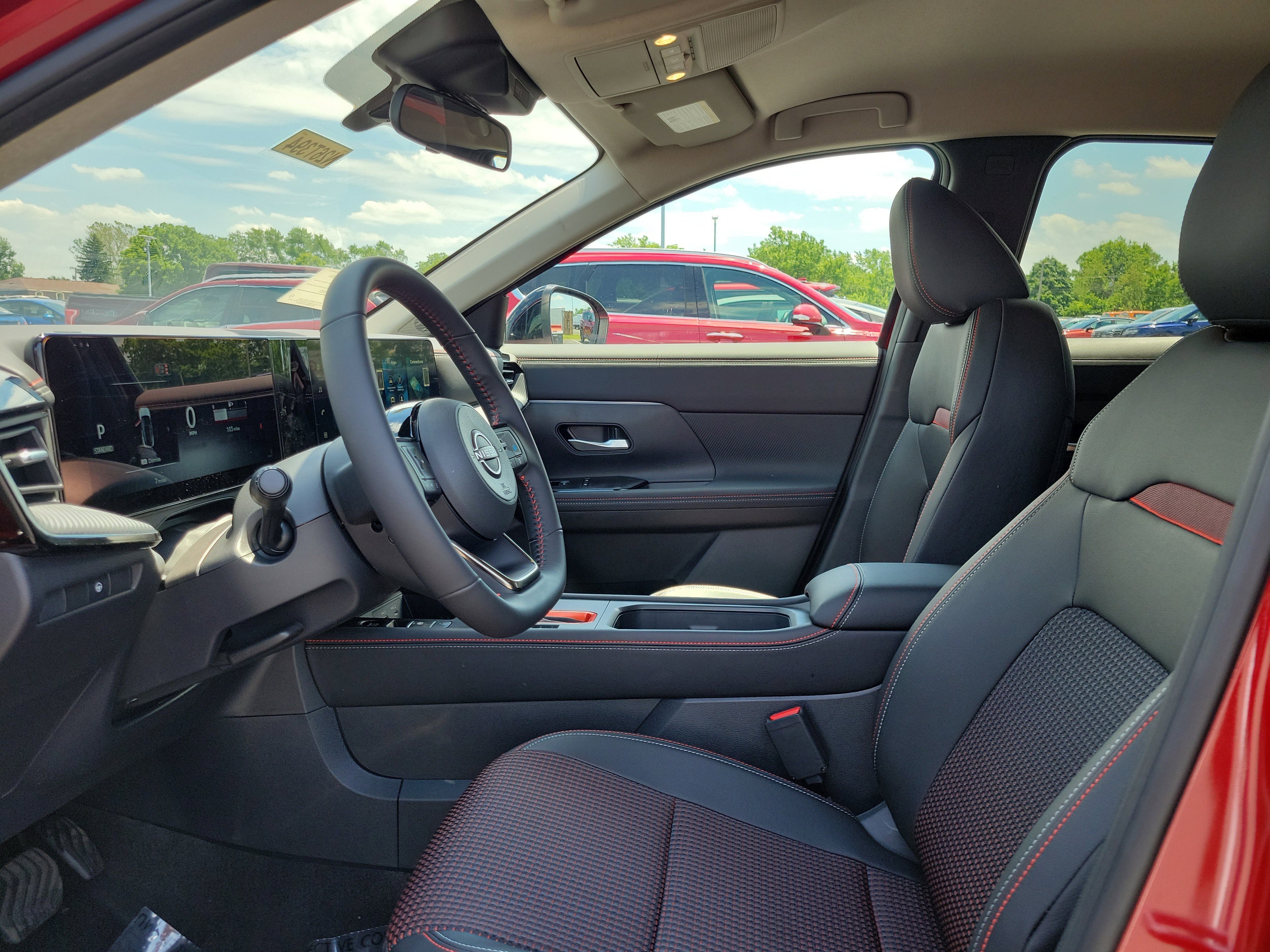 New 2026 Nissan Kicks SR AWD/4WD image 15