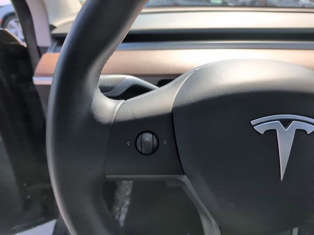 Used 2021 Tesla Model Y Long Range image 23