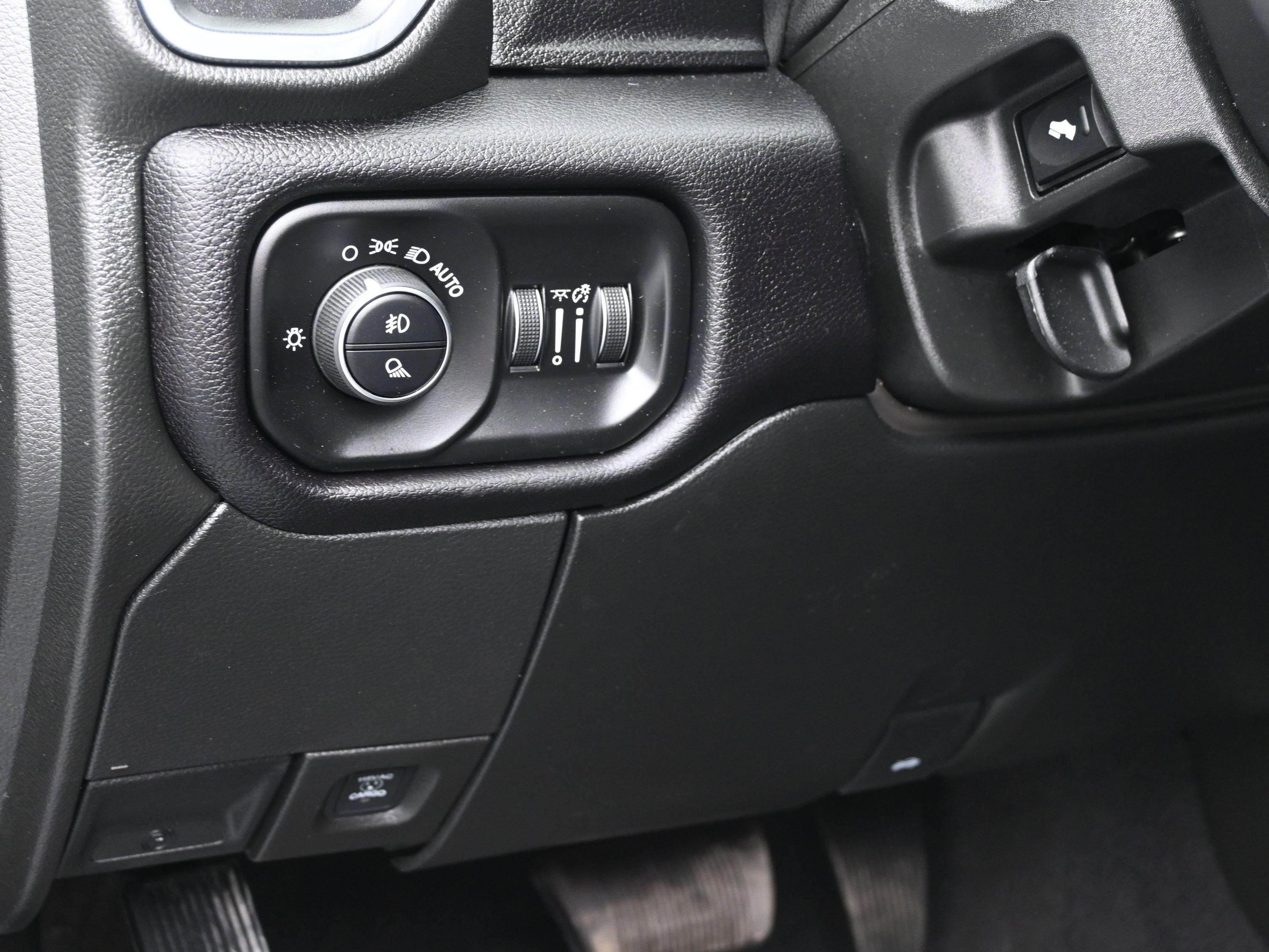 Used 2025 RAM 3500 Laramie w/ Night Edition image 23