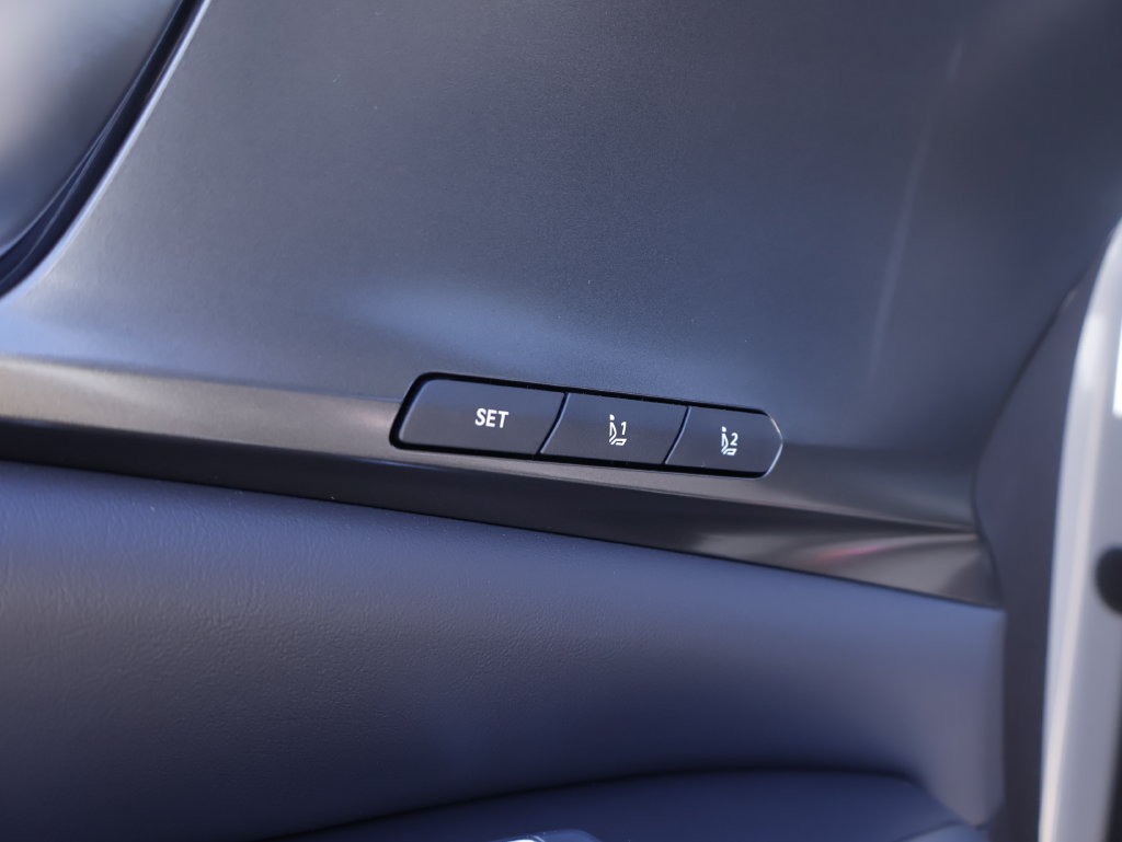 New 2027 Kia Carnival SX w/ Dark Edition Package FWD image 23