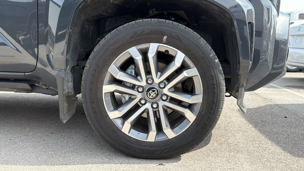 Used 2025 Toyota 4Runner Limited AWD/4WD image 4