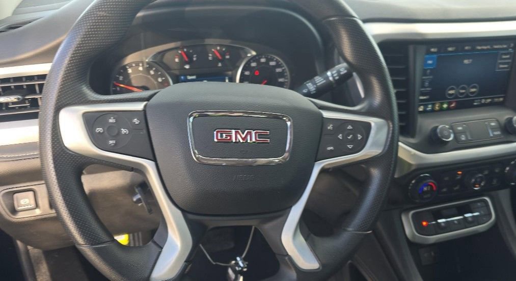 Used 2023 GMC Acadia SLE w/ Driver Convenience Package image 13