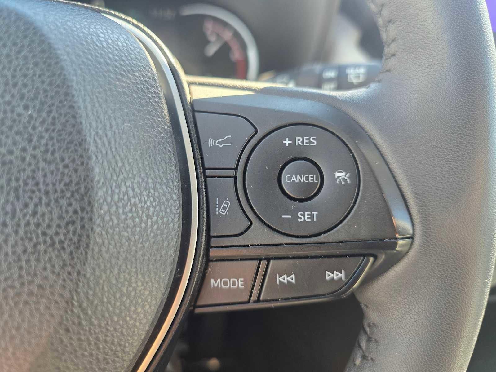 Used 2023 Toyota RAV4 XLE Premium image 34