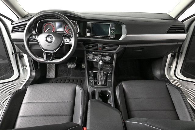 Used 2021 Volkswagen Jetta SE image 17