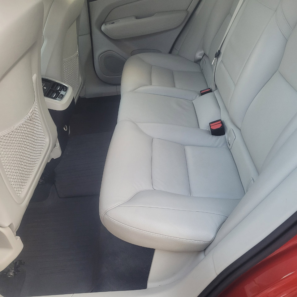 Used 2018 Volvo XC60 T5 Inscription image 35