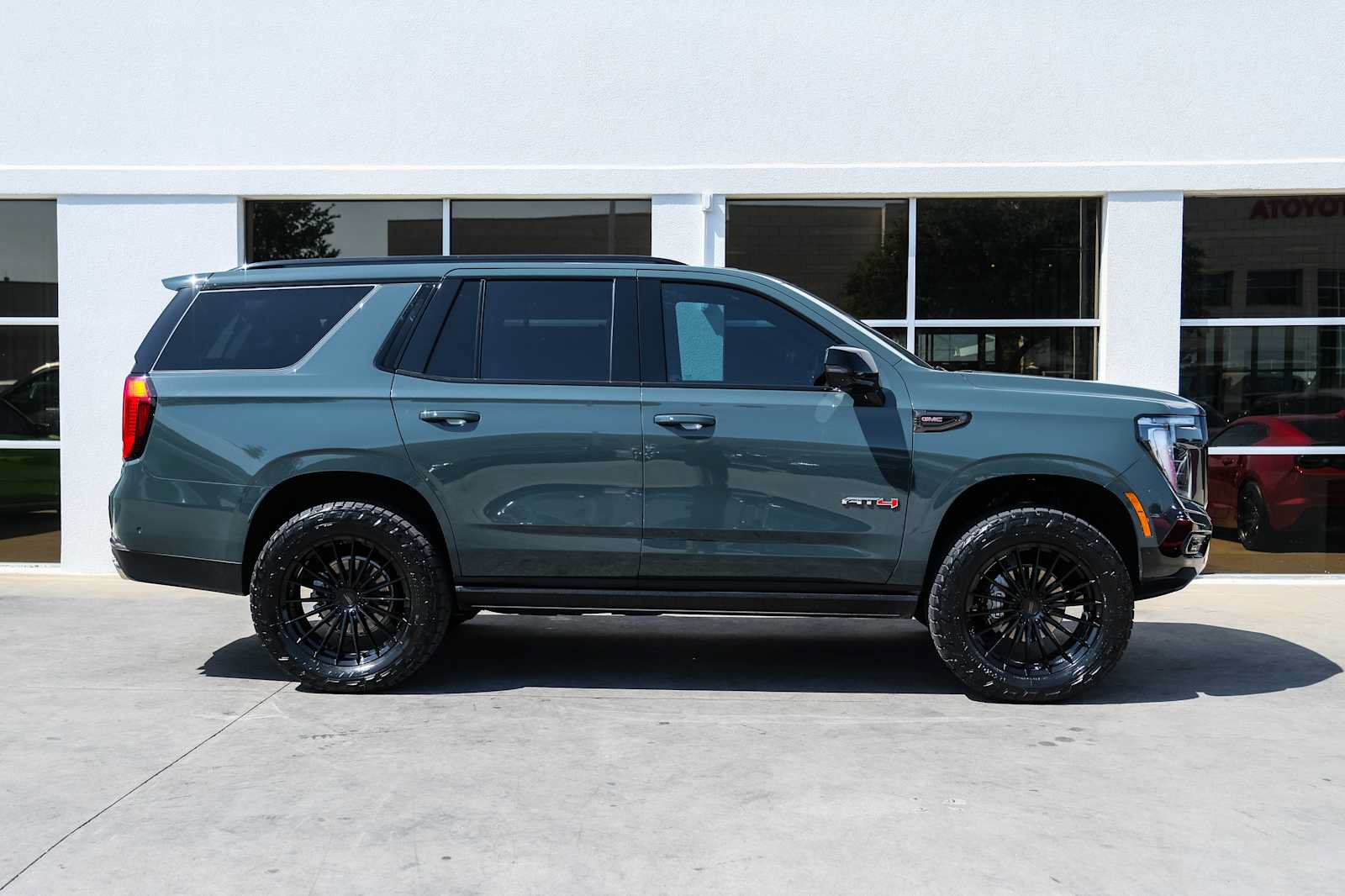 Used 2026 GMC Yukon AT4 Ultimate w/ LPO, Floor Liner Package AWD/4WD image 8